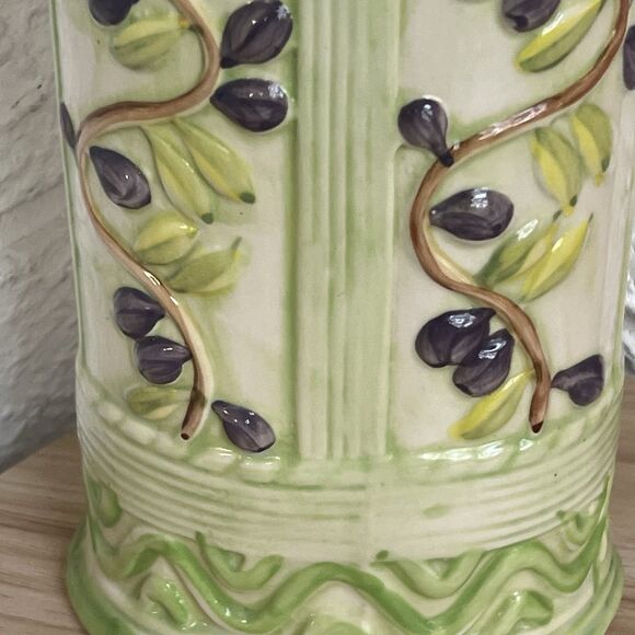 VTG Italian Oval Ceramic Pasta Spaghetti Canister Jar 3-D Olives Tall Lidded - Picture 12 of 12